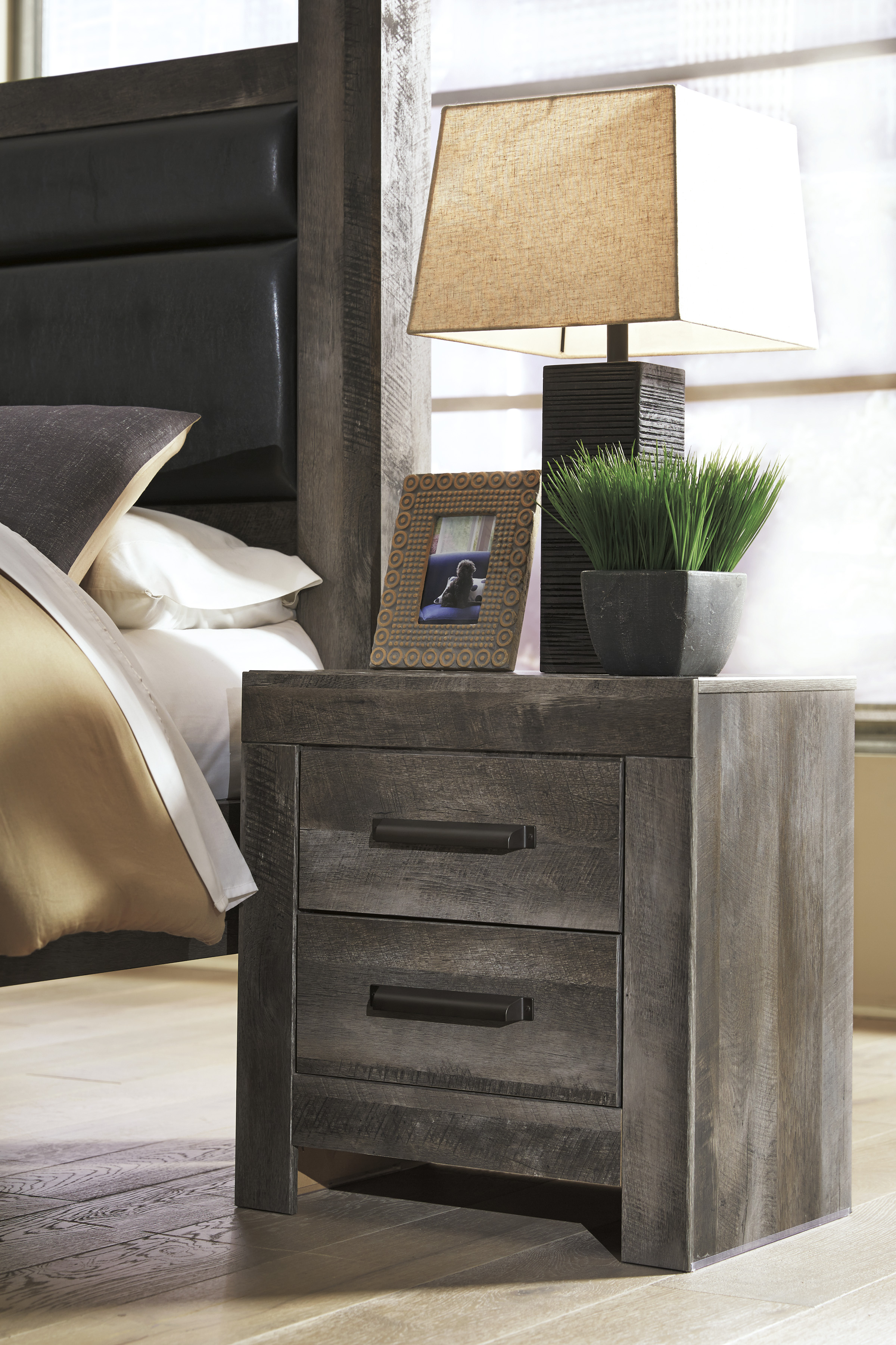 Wynnlow Two Drawer Night Stand